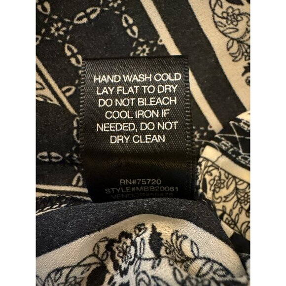 NWT Buckle Black Black & White Floral Long Sleeve Peasant Blouse Size XS - Picture 8 of 8